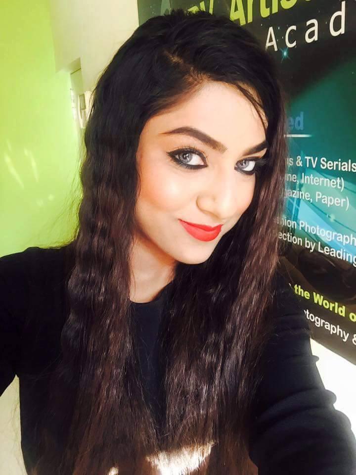 Annushka-Delhi-Escorts