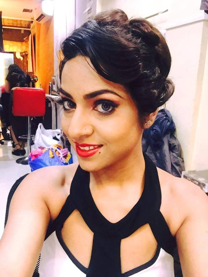 Annushka-Delhi-Escorts