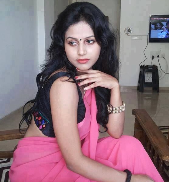 Annushka-Delhi-Escorts
