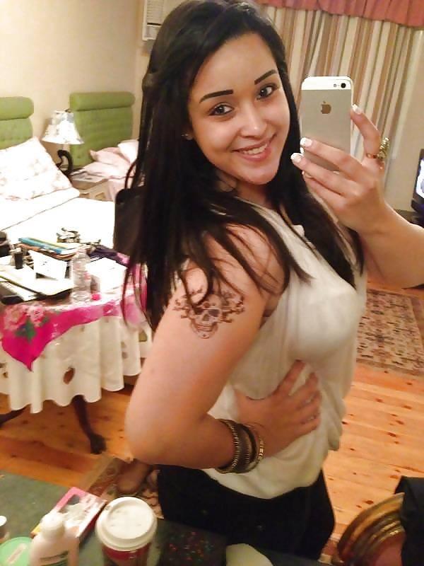 Annushka-Delhi-Escorts