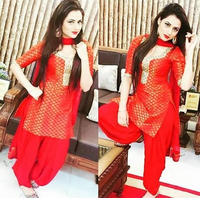 Annushka-Delhi-Escorts